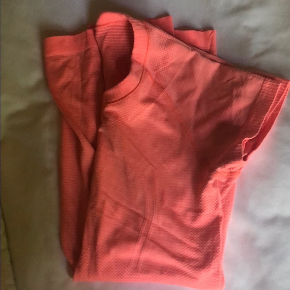 Lulu lemon short sleeve workout top